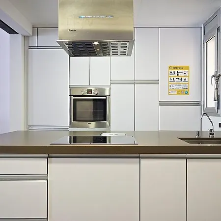 Home-universitat Apartman Barcelona